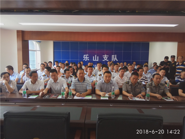 培训会首先由省公安厅消防总队防火专家金道勇系统的讲解了消防安全